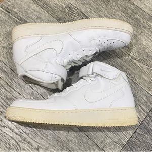 Men Nike Air Force 1 Mid’s size 10.5